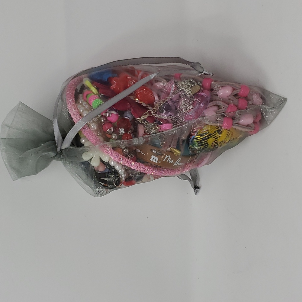 Kids Jewelry Mixed Lot Over 30 Pcs Mini Mouse M&M Bolo - Picture 15 of 17